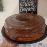 Bolo de chocolate com cobertura de coco